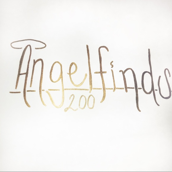 Meet your Posher, Tiffany - Picture 1 of 1